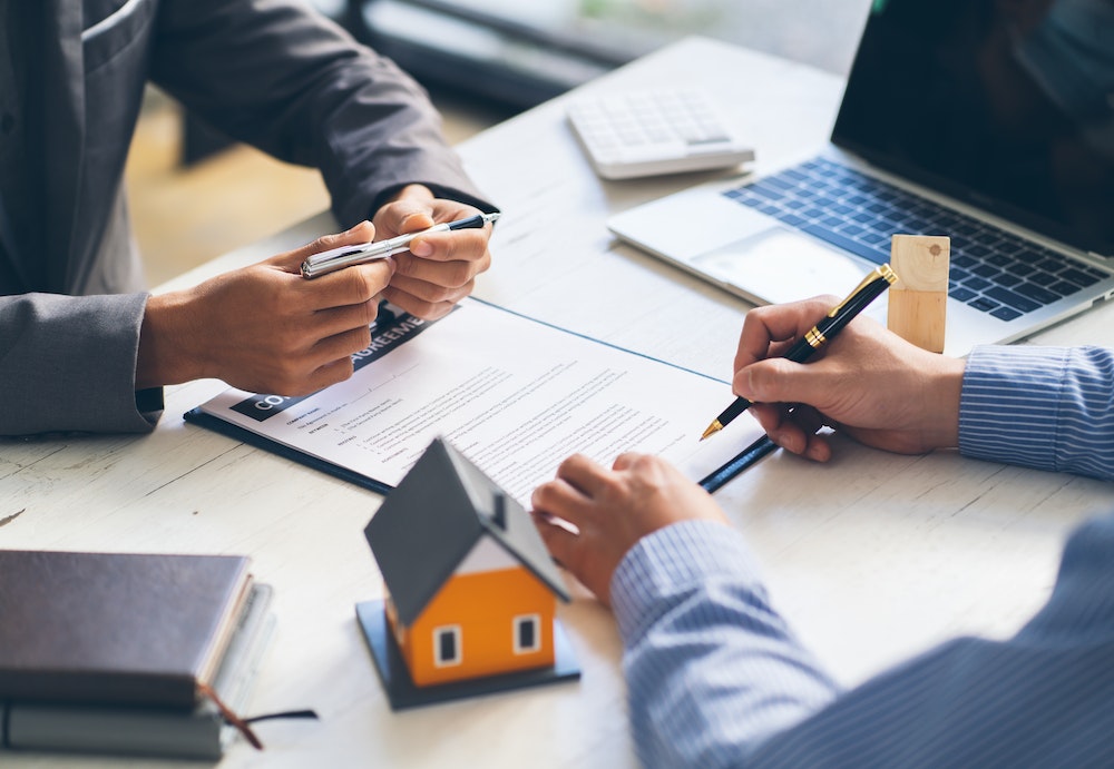 L'extrait Kbis et la gestion des dettes fiscales et sociales