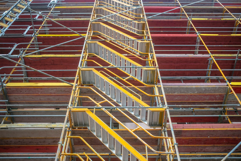 Accident de travail : les obligations de l'employeur en matière de prévention des risques liés aux travaux sur les installations électriques