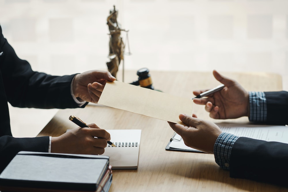 L'affichage obligatoire en entreprise : respect des normes de sécurité dans les entreprises de transformation des métaux