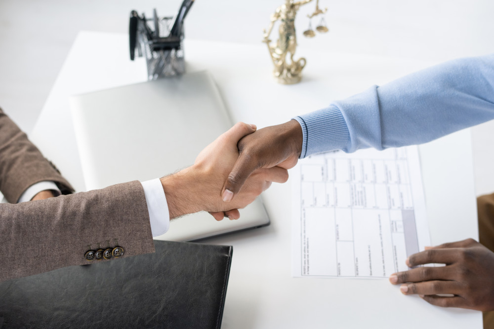 Les avocats, acteurs clés dans l'accompagnement des personnes en situation de précarité ou de discrimination